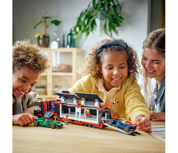 LEGO Ciy 60445 Ciężarówka z bolidami RB20 i AMR24 F1 - 1298087 - zdjęcie 15